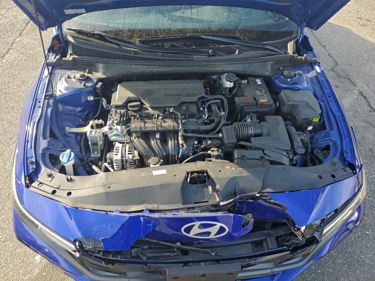 2025 HYUNDAI ELANTRA SEL photo 11