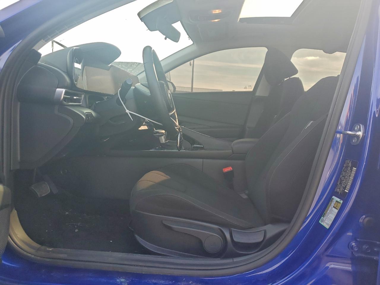 2025 HYUNDAI ELANTRA SEL photo 7