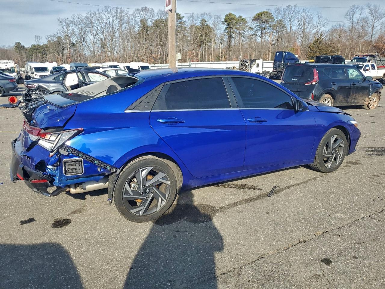 2025 HYUNDAI ELANTRA SEL photo 3