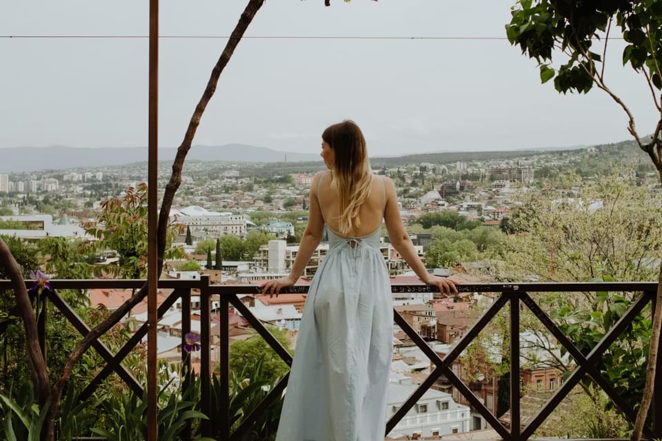 Смотровая и лестница у монастыря, Tbilisi