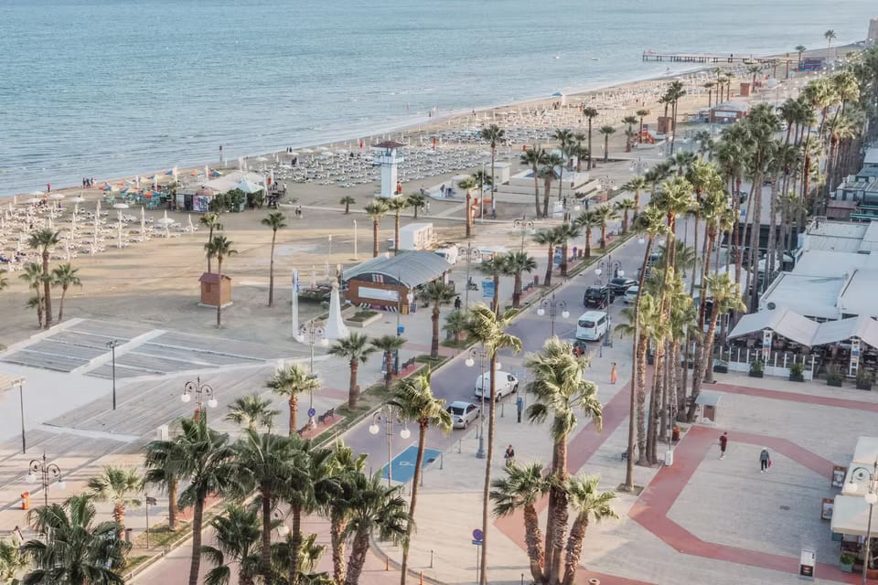 Набережная Финикудес, Larnaca