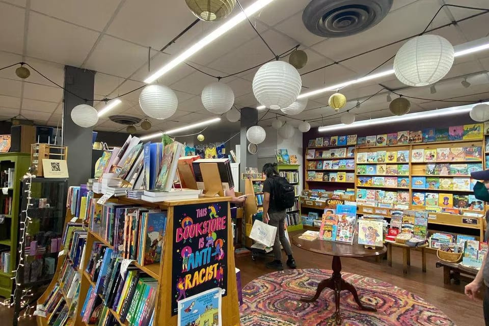 Книжный Women and Children First, Chicago