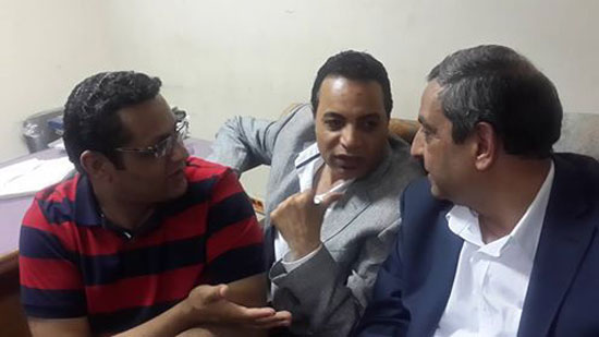 تأجيل محاكمة نقيب الصحفيين وعضوي مجلس النقابة لتغيير هيئة المحكمة