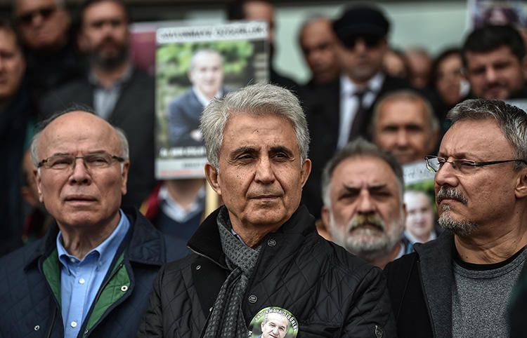 Turkey convicts Cumhuriyet journalists on terrorism charges