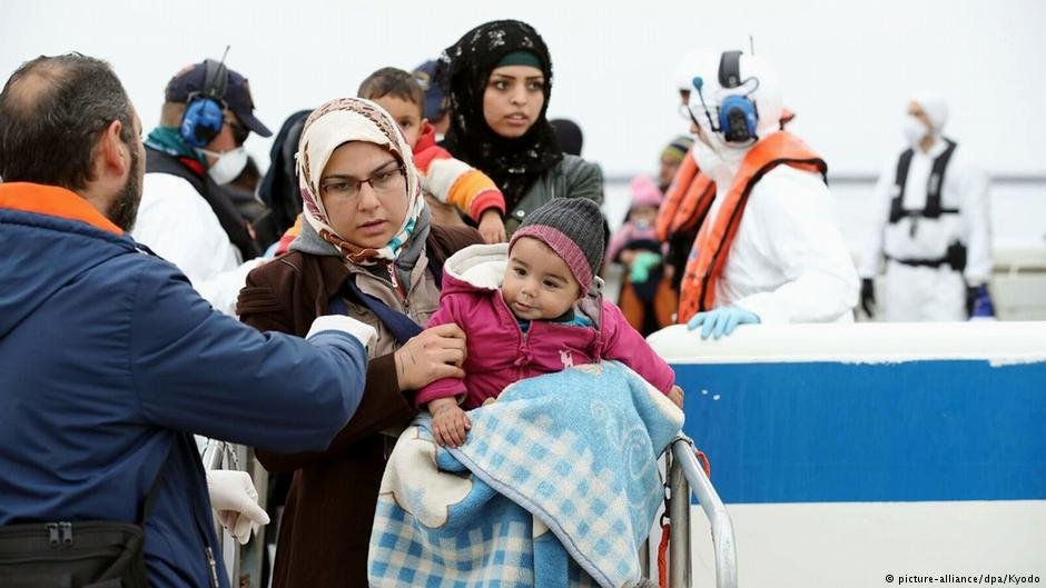 Migrant centers on Greek Isles under pressure again