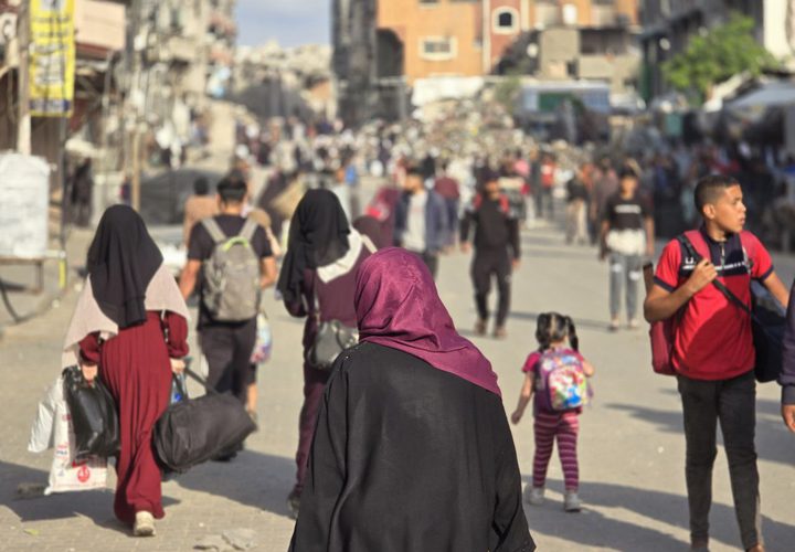 جرائم التهجير القسري تتواصل في قطاع غزة، واستمرار مساعي تهجير بدو في الضفة الغربية