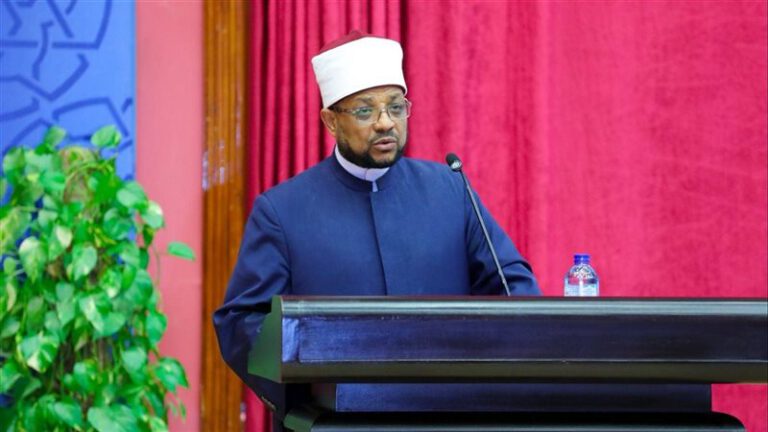 اليوم، البحوث الإسلامية يعقد الصالون الثقافي الشهري حول كتاب "فرقان القرآن"