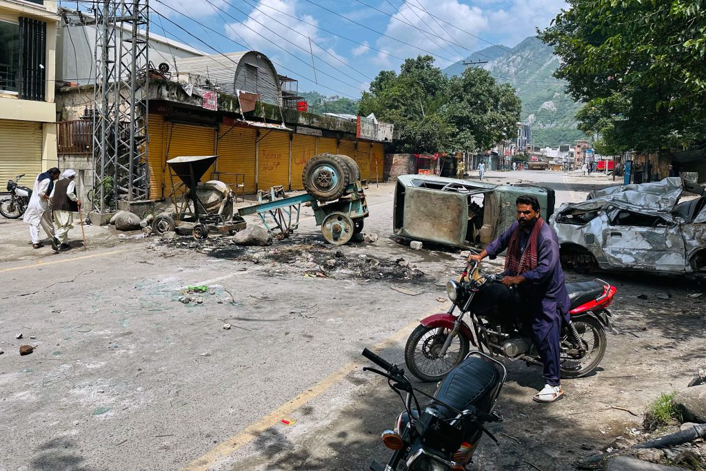 Pakistani journalists Razi Tahir and Muhammad Saif detained amid crackdown on Kashmir reporting