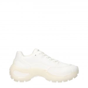 Max Mara Chunky Sneakers aus weißem Stoff