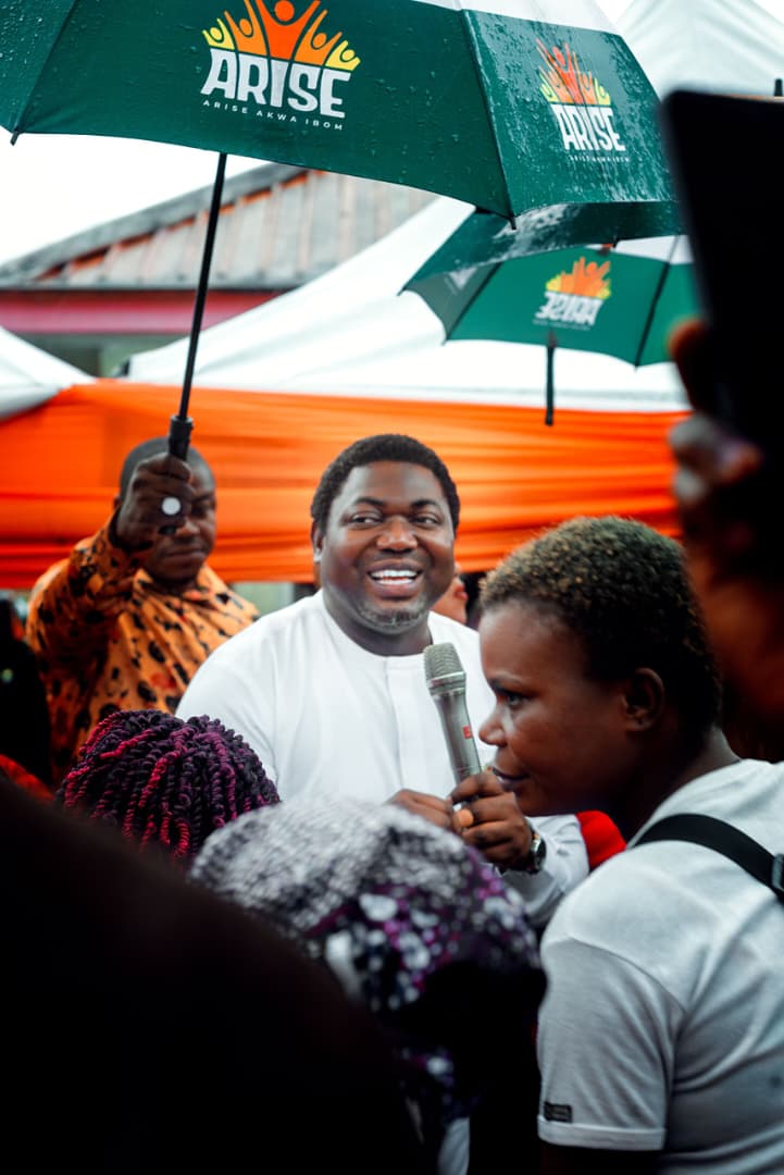 IKOT AKPAN EDIENE REJOICES AS UYO CHAIRMAN BEGINS HANDOVER OF COMMUNITY PROJECTS