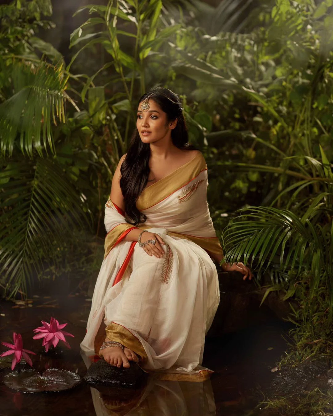 Photo 4 of Anikha Surendran 