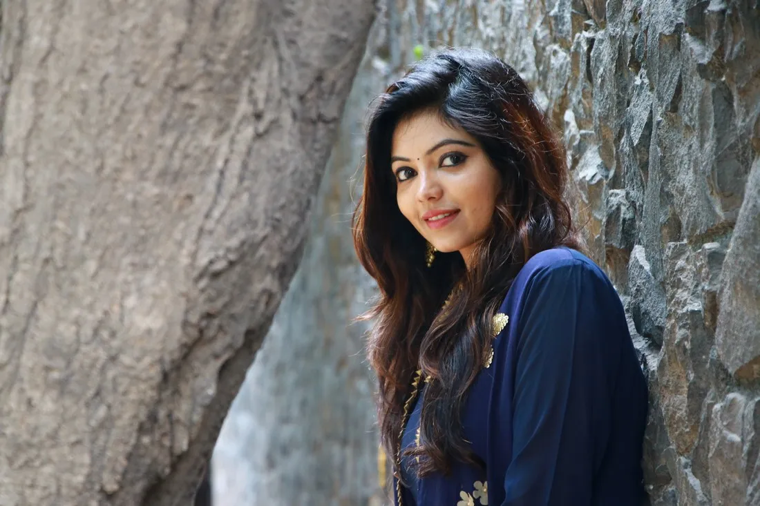 Photo 4 of Athulya Ravi 