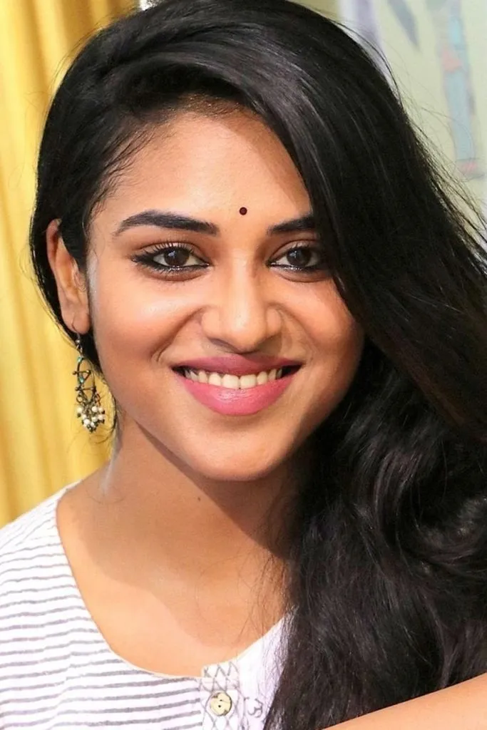 Photo 3 of Indhuja Ravichandran