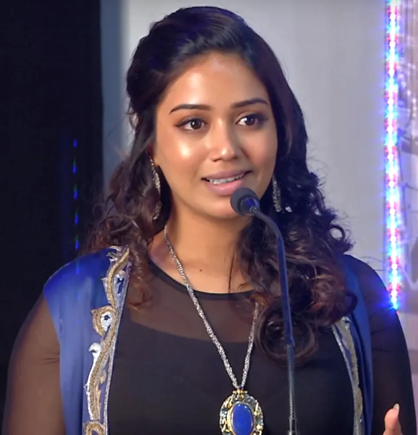 Photo 6 of Nivetha Pethuraj