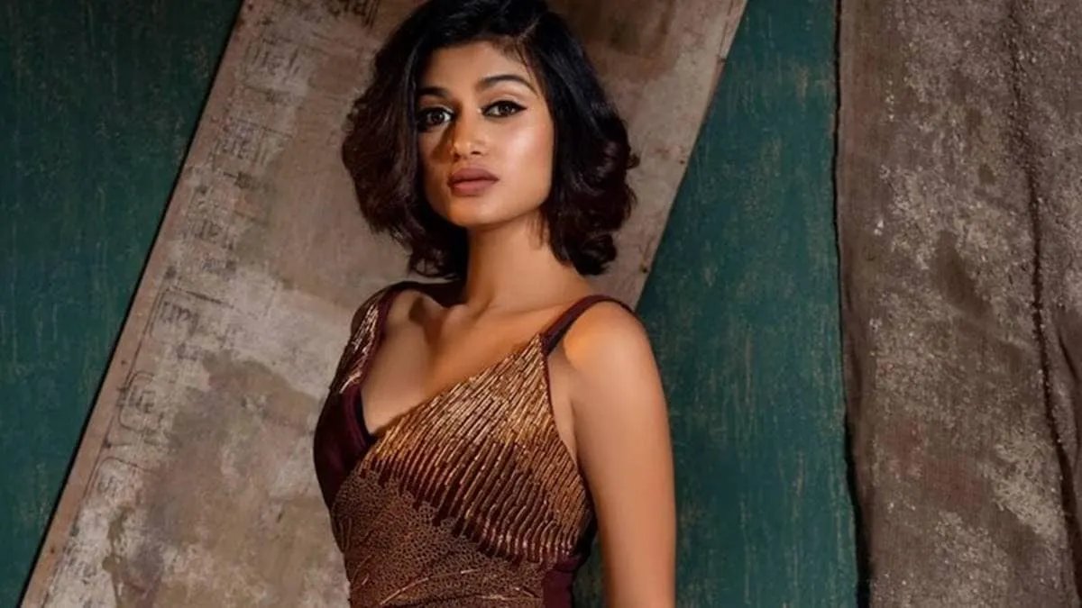 Photo 3 of Oviya