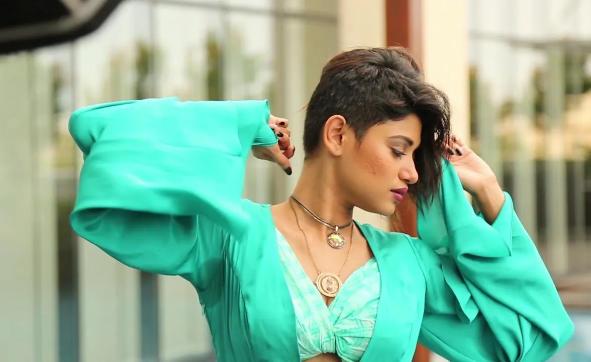 Photo 7 of Oviya
