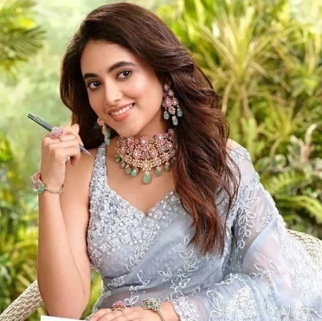 Photo 4 of Priyanka Arul Mohan 