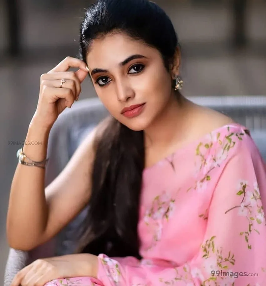 Photo 2 of Priyanka Arul Mohan 