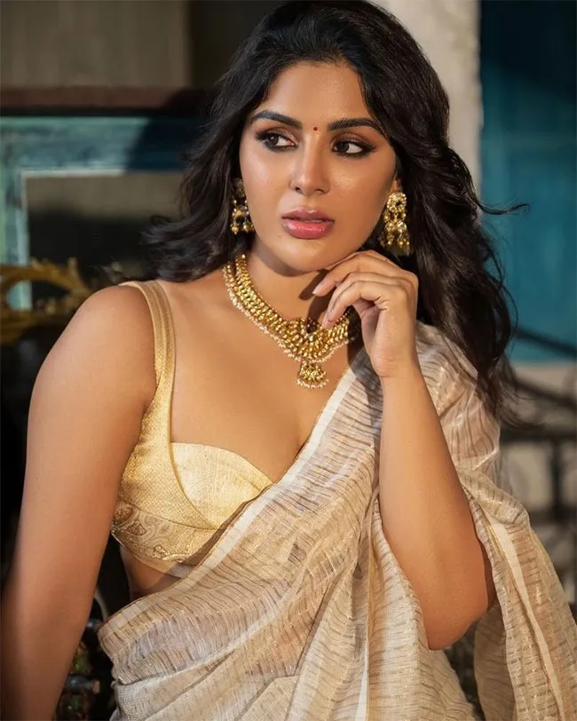 Photo 3 of Samyuktha 
