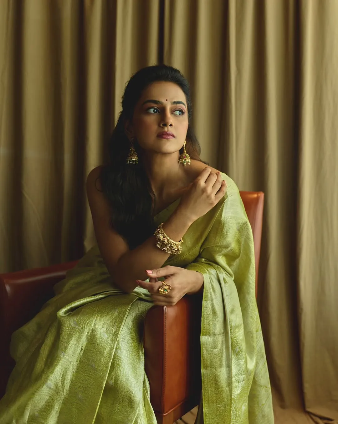 Photo 6 of Shraddha Srinath 