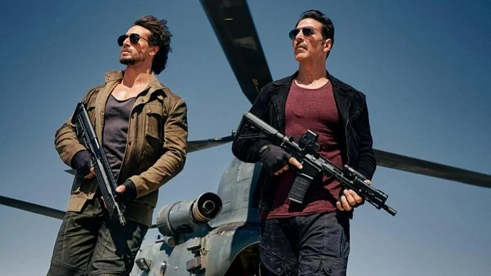 Photo 4 of Bade Miyan Chote Miyan