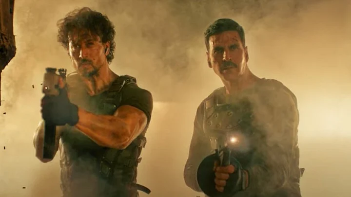 Photo 5 of Bade Miyan Chote Miyan