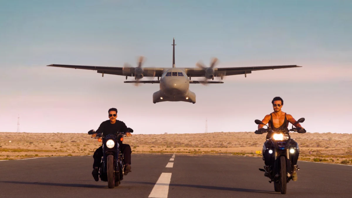 Photo 7 of Bade Miyan Chote Miyan