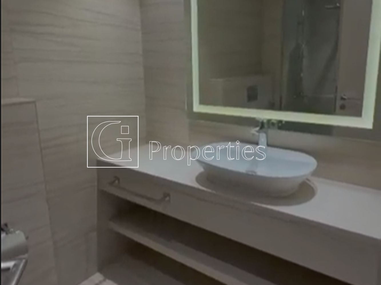 Ready to move In | Pool view | 2 cheques - 8
