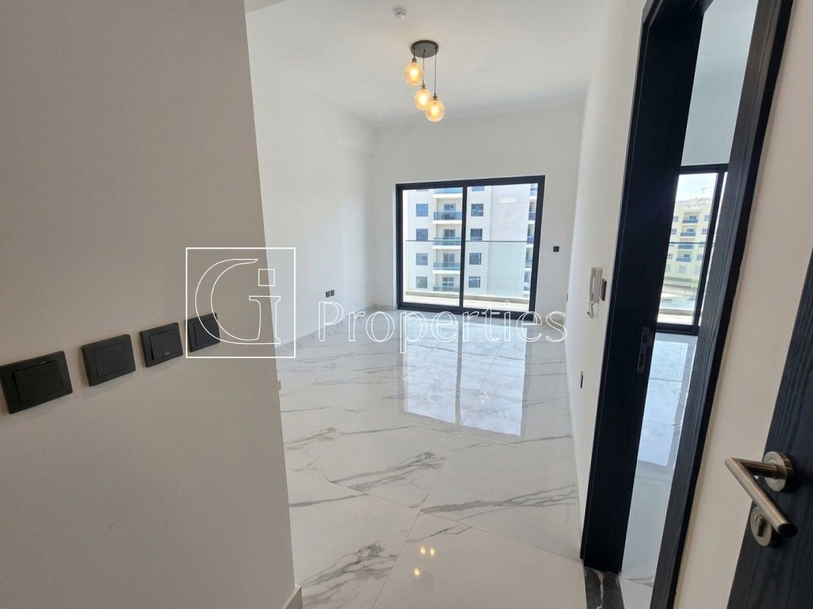 Ready to Move | Brand New | Spacious Layout - 2