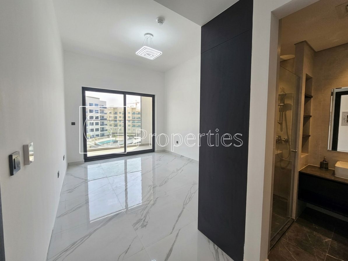 Ready to Move | Brand New | Spacious Layout - 3