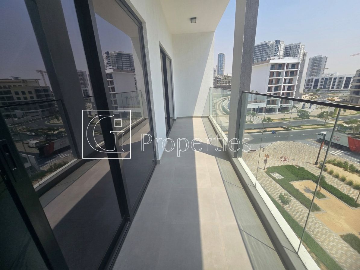 Ready to Move | Brand New | Spacious Layout - 8
