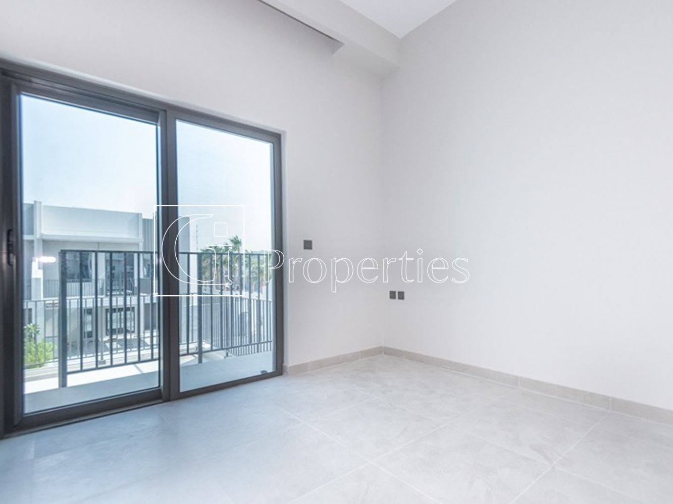Modern | 2BR Townhouse | 2 Parking - 1