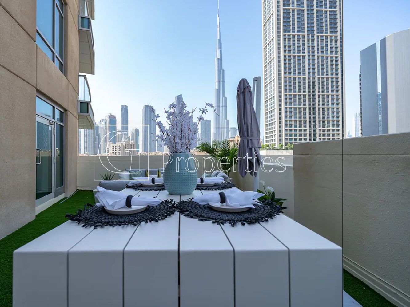 Burj Khalifa View | Closed Kitchen | Spacious - 1