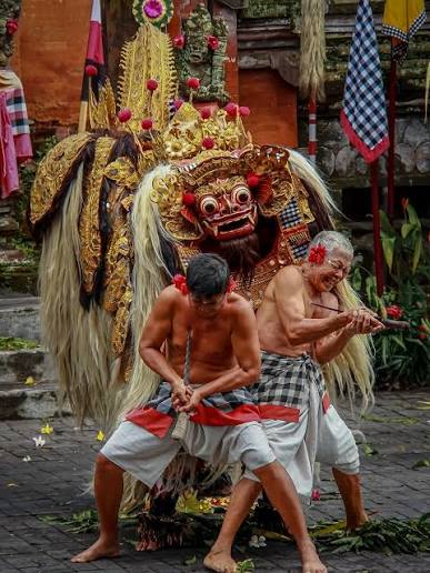 Barong & Kris Dance Seraya Budaya Singapadu Ubud
