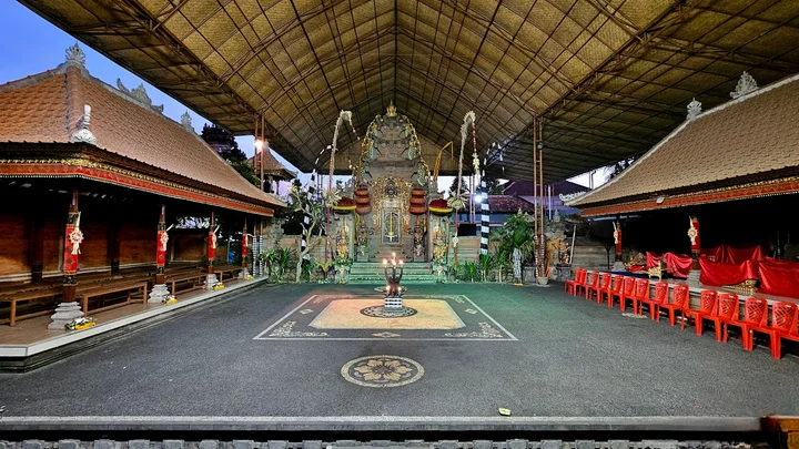Kecak & Fire Dance Show Seraya Budaya Singapadu Ubud