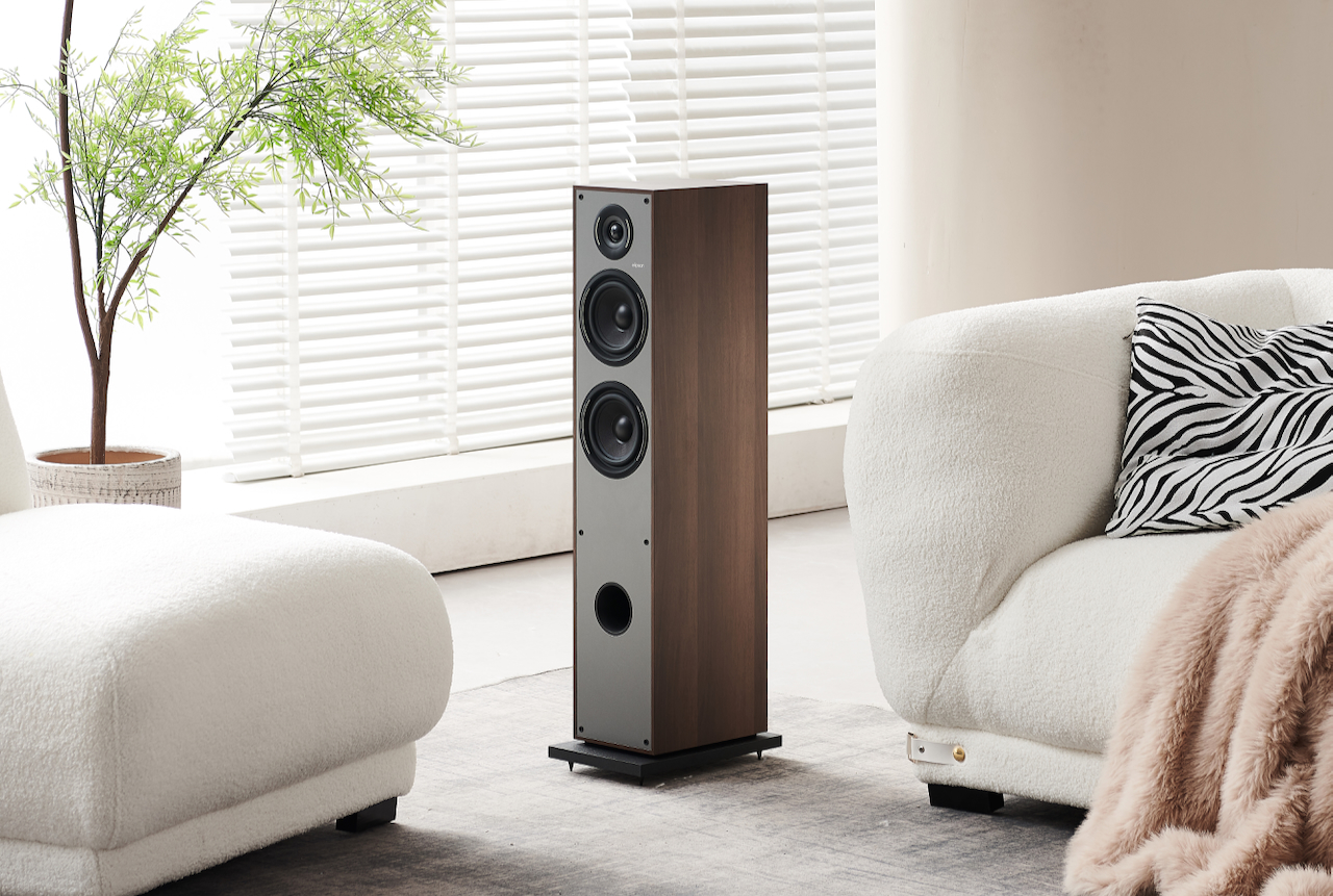 LIFESTYLE_HORUS_11F_WALNUT-DARK GREY_02.jpeg