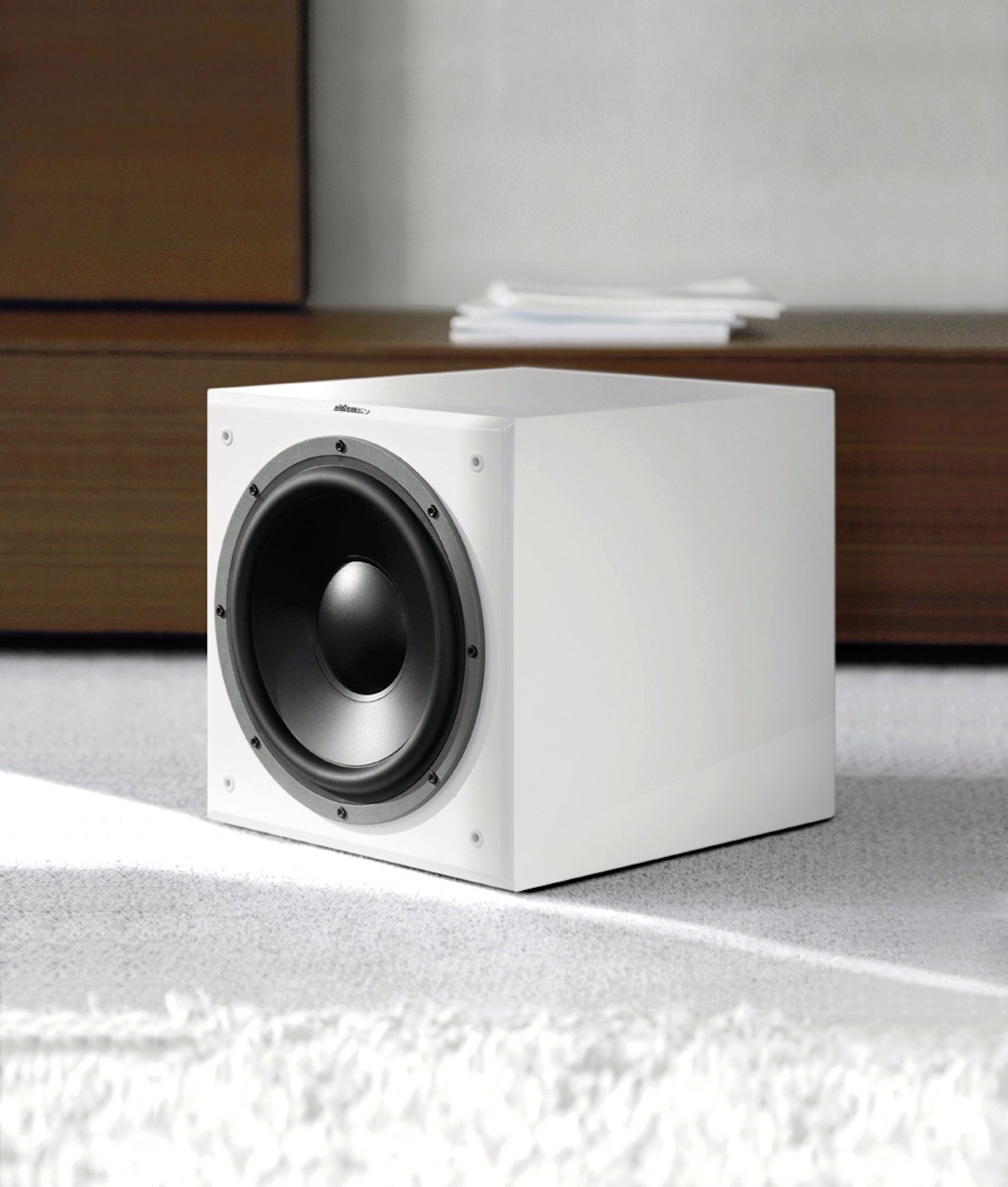 DYNAUDIO SUB 600 Caisson de Basses Hi-Fi 300 Watts — DYNAUDIO