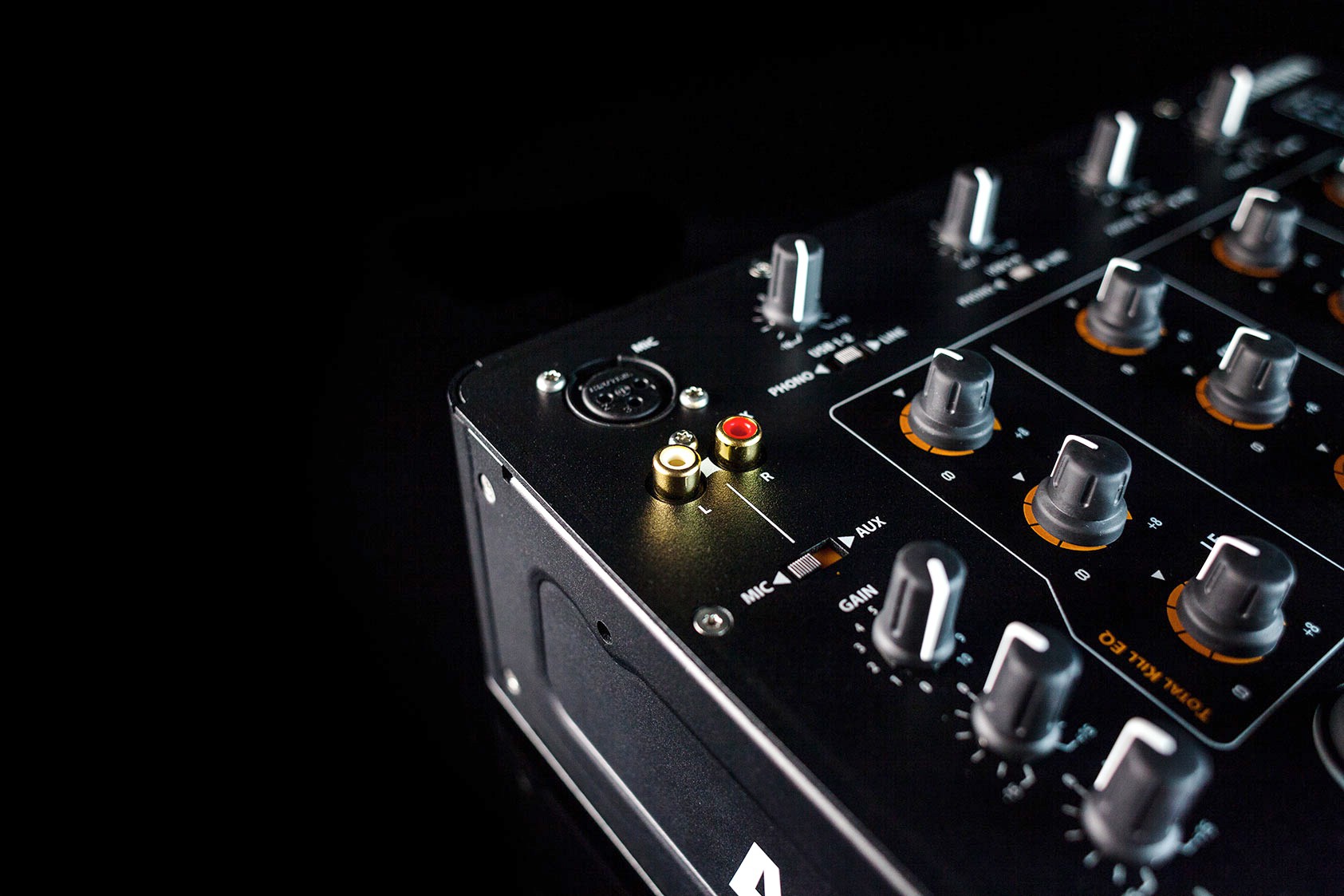 Allen & Heath Xone 43C 4 Canaux + Carte Son Intégré