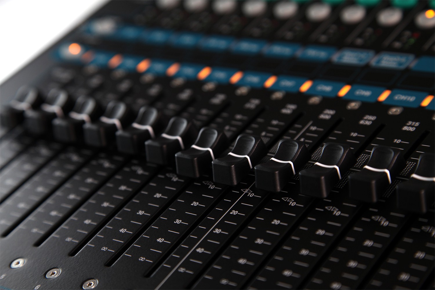 Allen & Heath QU-24