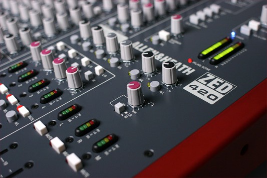 Allen & Heath ZED-420 Console de Mixage 4 Bus