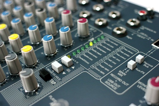 Allen & Heath ZED60-14FX Console de Mixage Polyvalente