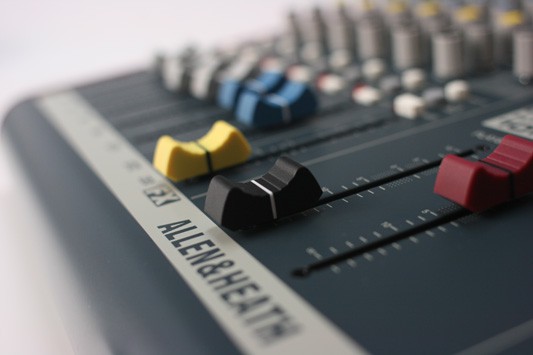 Allen & Heath ZED60-10FX Console de Mixage Polyvalente