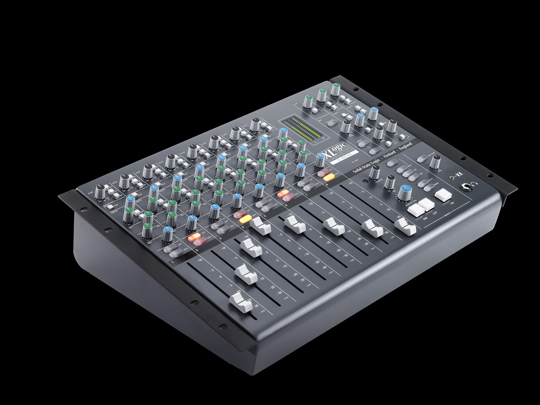 SSL X-Desk - Mixer SuperAnalogue™ 8 voies, 20 entrées