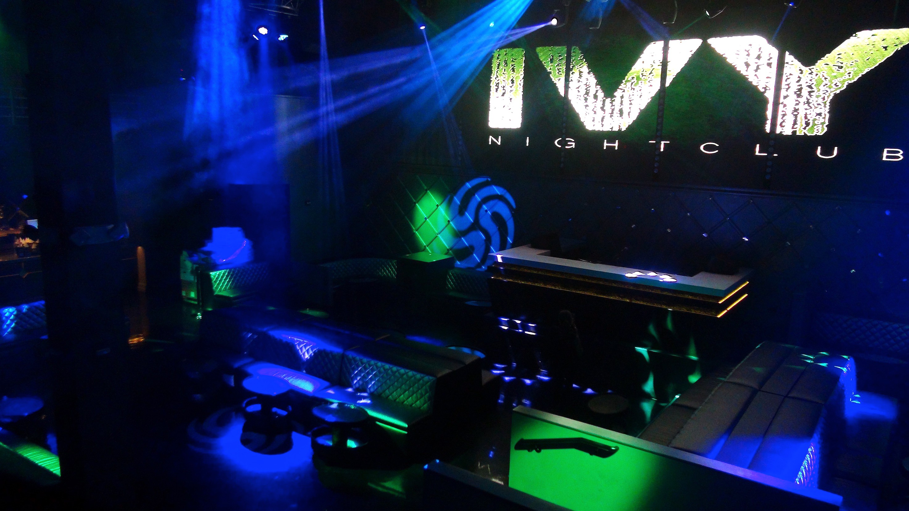 CHAUVET COLORdash™ Par-Quad RGBA 7x7W