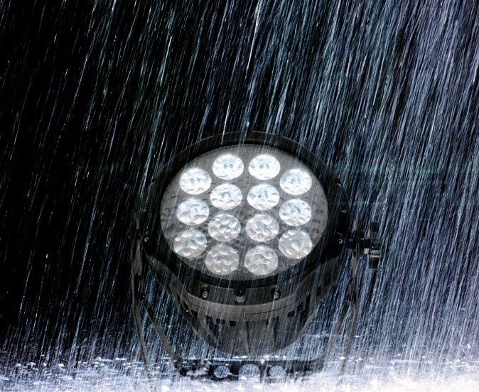 CHAUVET COLORado™ 1-Tri IP LED RGB 14x3W