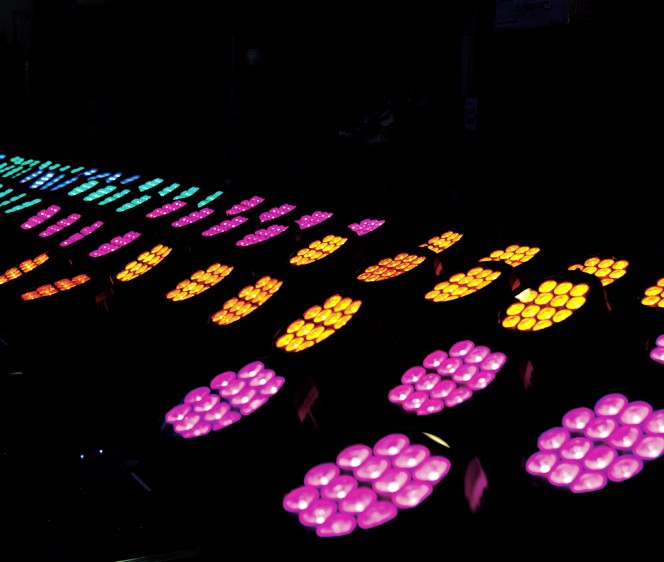 CHAUVET COLORado™ 1-Tri IP LED RGB 14x3W
