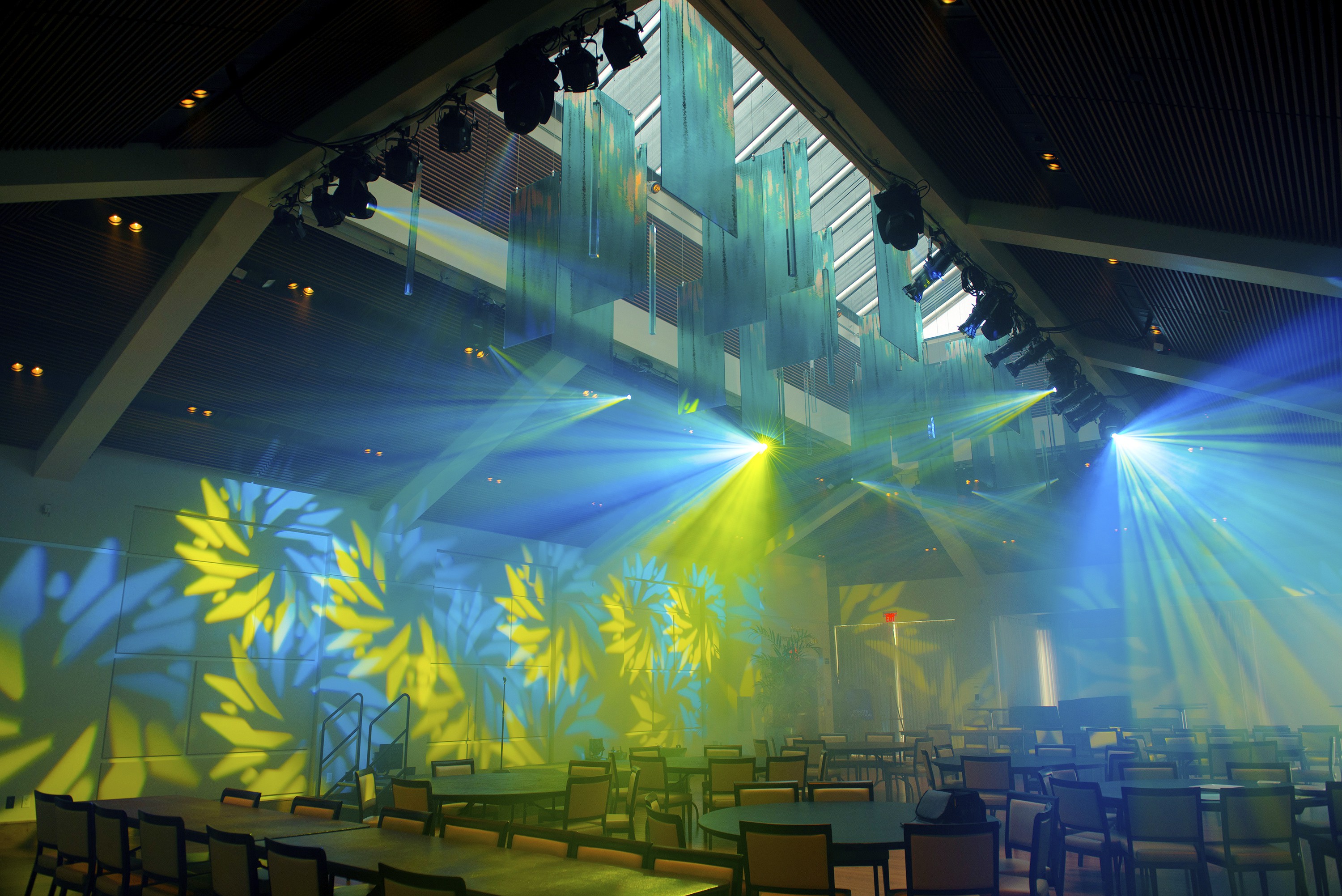 CHAUVET Rogue™ R1 Lyre Spot LED 140W  