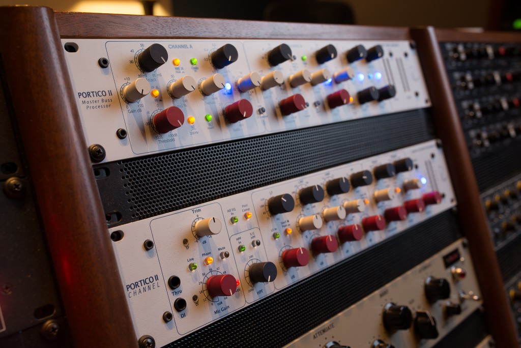 RUPERT NEVE Portico II Master Buss Compressor 