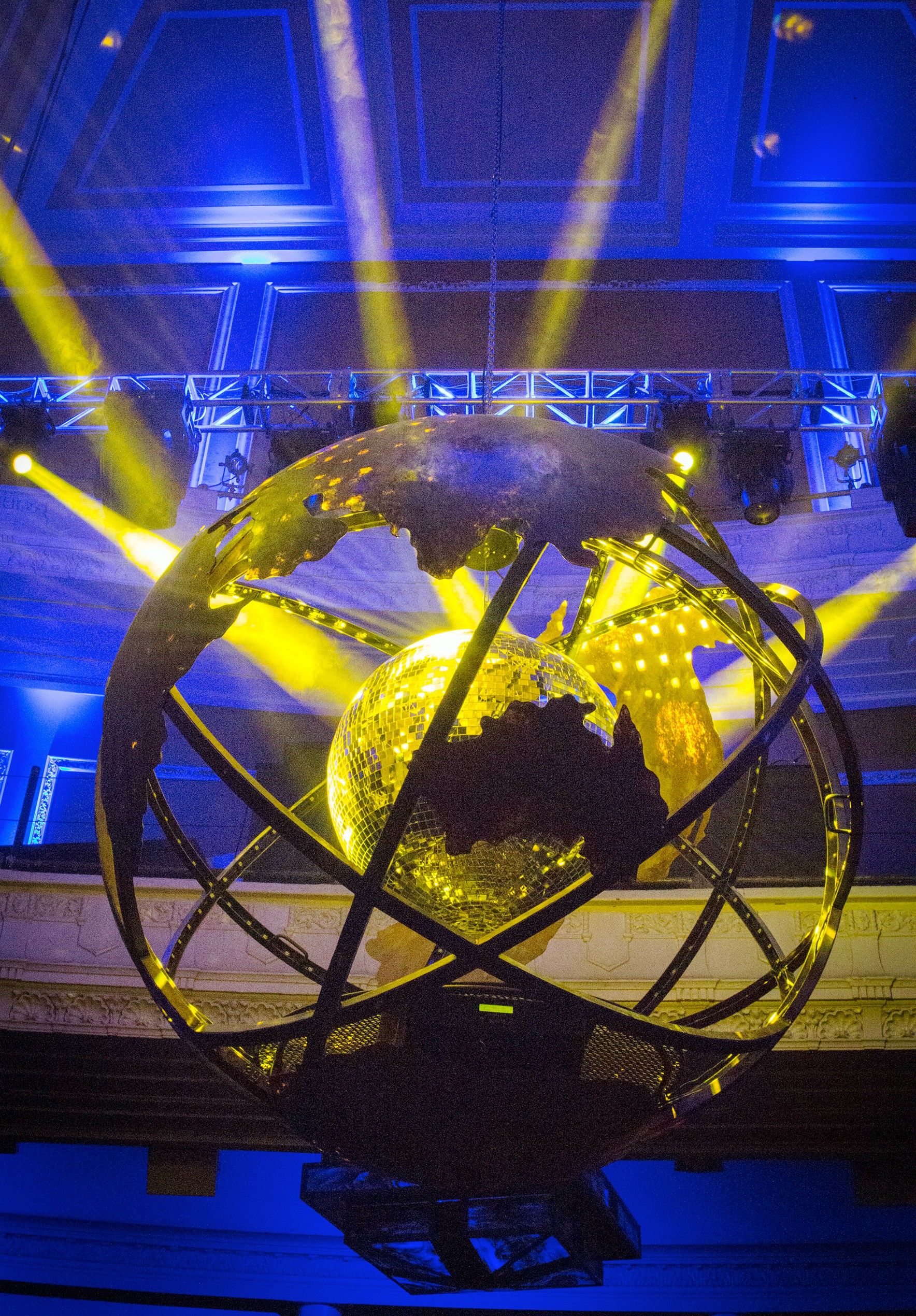 CHAUVET Rogue™ R1 Lyre Beam LED 132W  