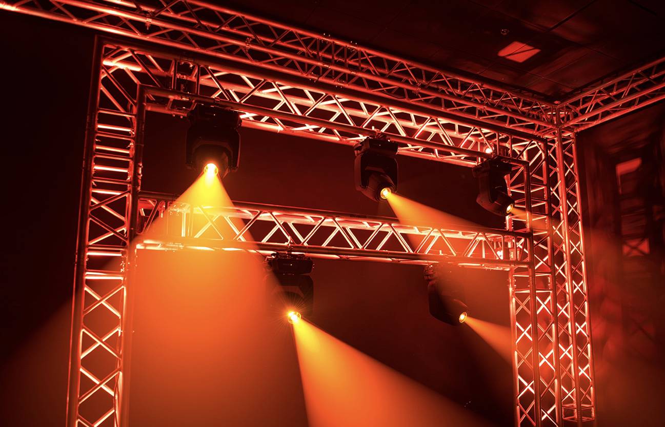 CHAUVET INTIMIDATOR SPOT 375Z IRC Lyre à Led 150 Watts Angle Zoom 10-23°